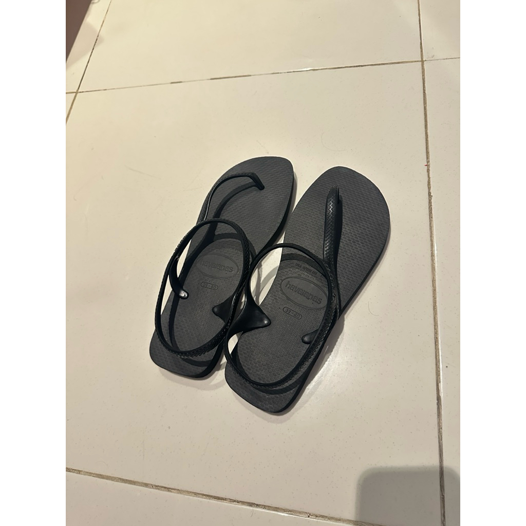 preloved. sandal havaianas