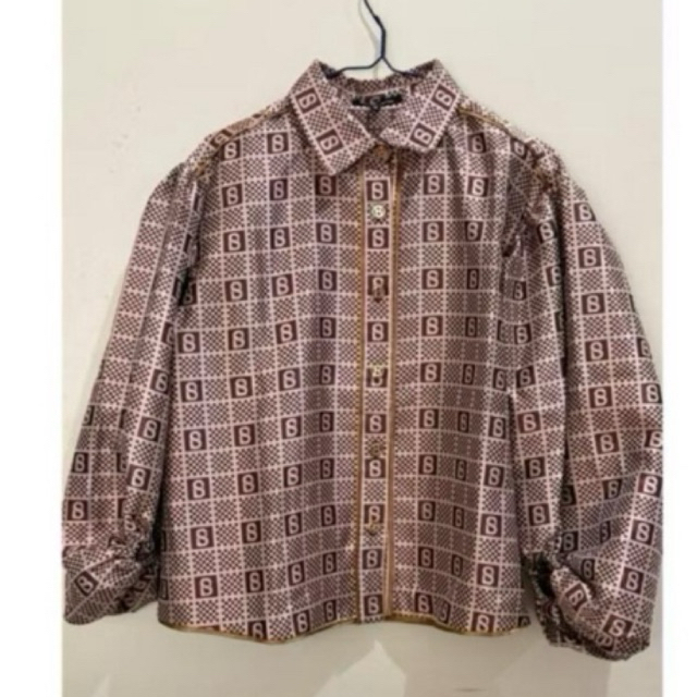 preloved atasan Buttonscarves monogram