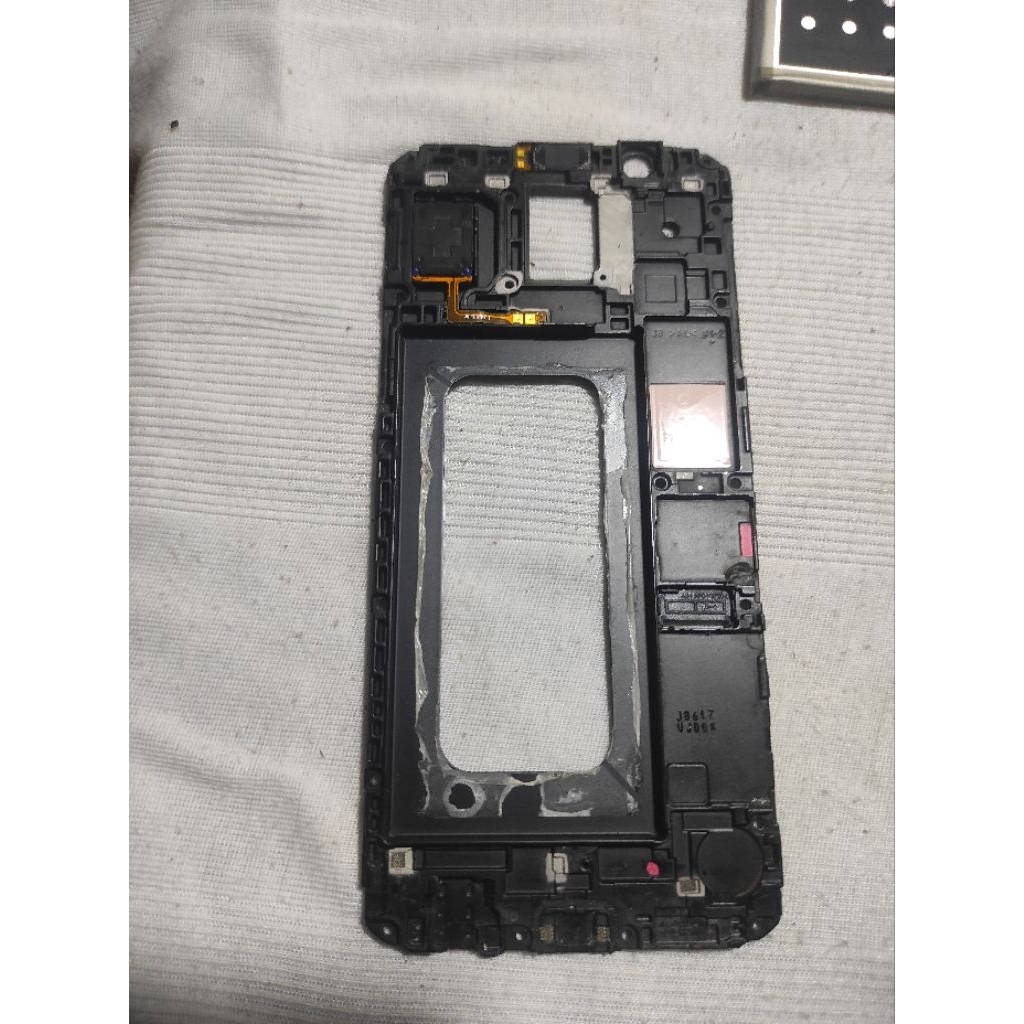 TATAKAN LCD SAMSUNG J8 MASIG GRES ORI ASLI COPOTAN