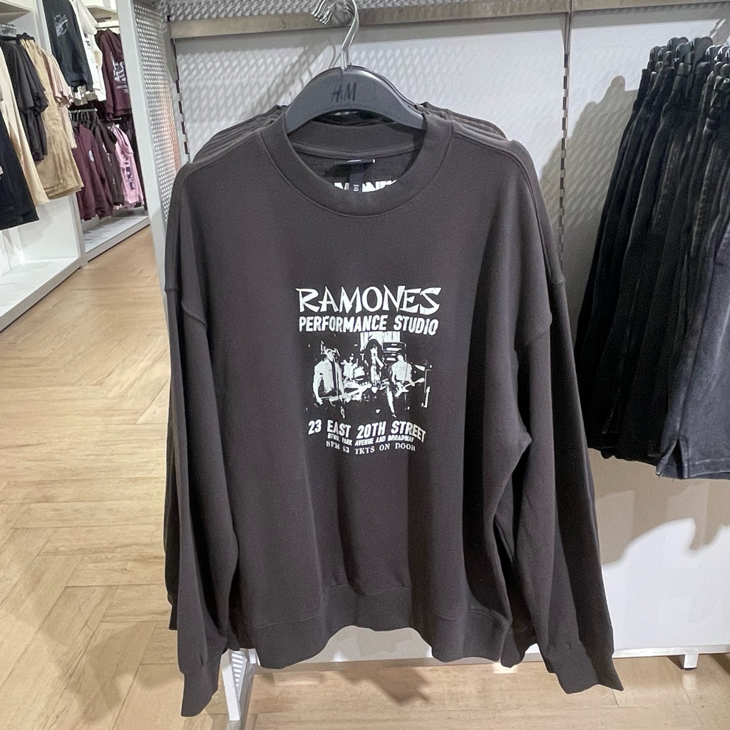 Sweater H&M Man RAMONES oversized black