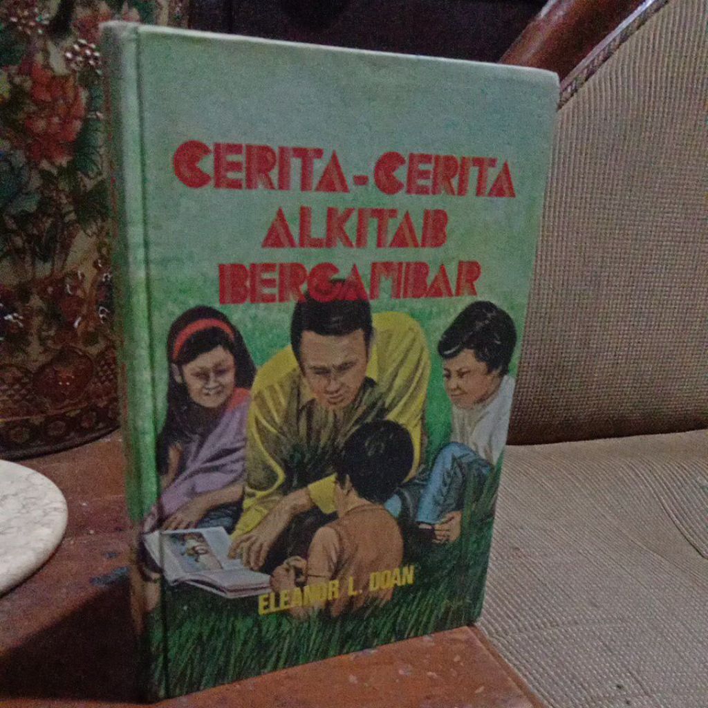 BUKU CERITA CERITA  ALKITAB BERGAMBAR