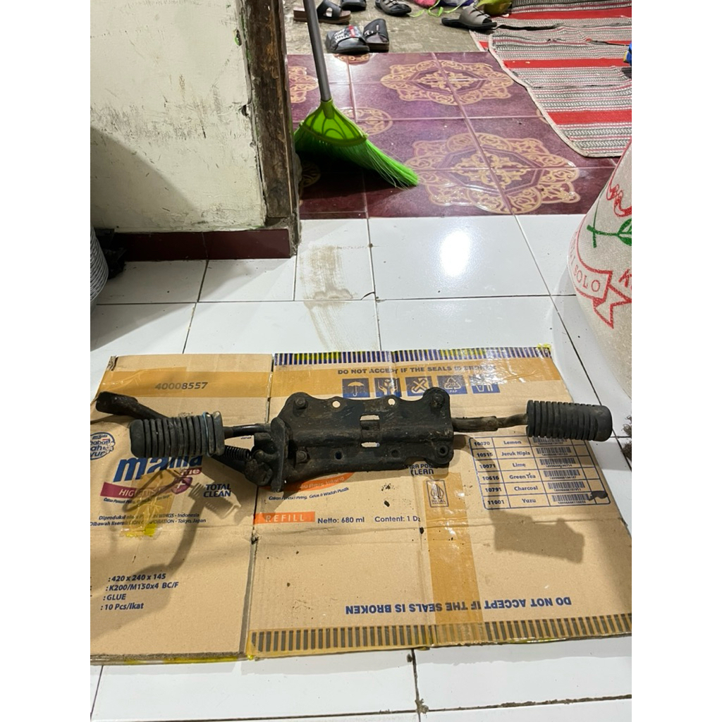 pangkon fostep step depan pijakan kaki Honda karisma,supra x125 ori copotan normal