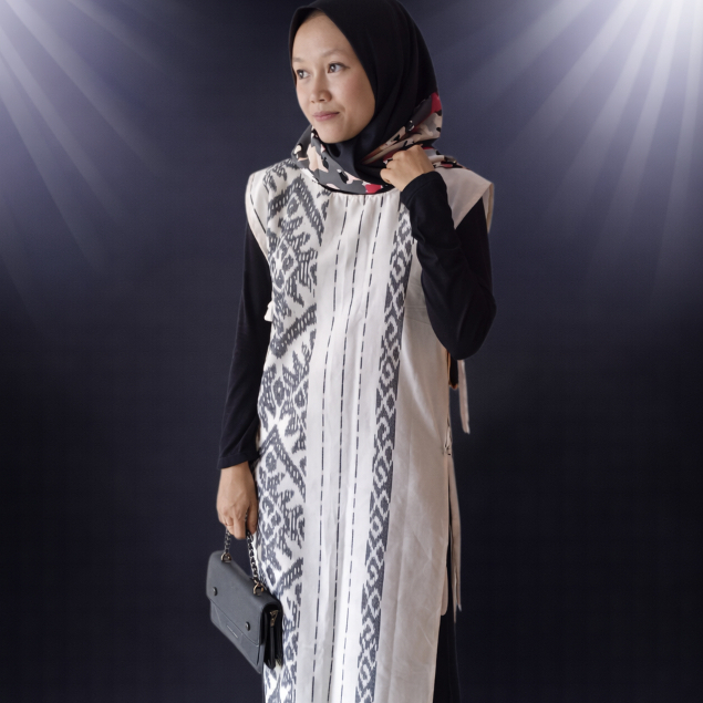 BAJU TENUN WANITA TERBARU, VEST WANITA PANJANG, ROMPI BAJU TENUN - MOTIF KALIMANTAN PUTIH ( NEW )