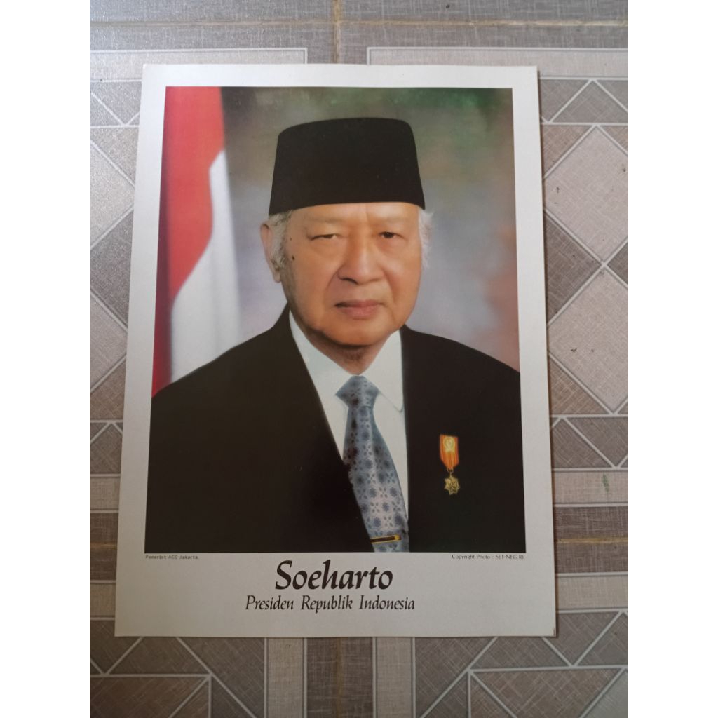 poster presiden soeharto