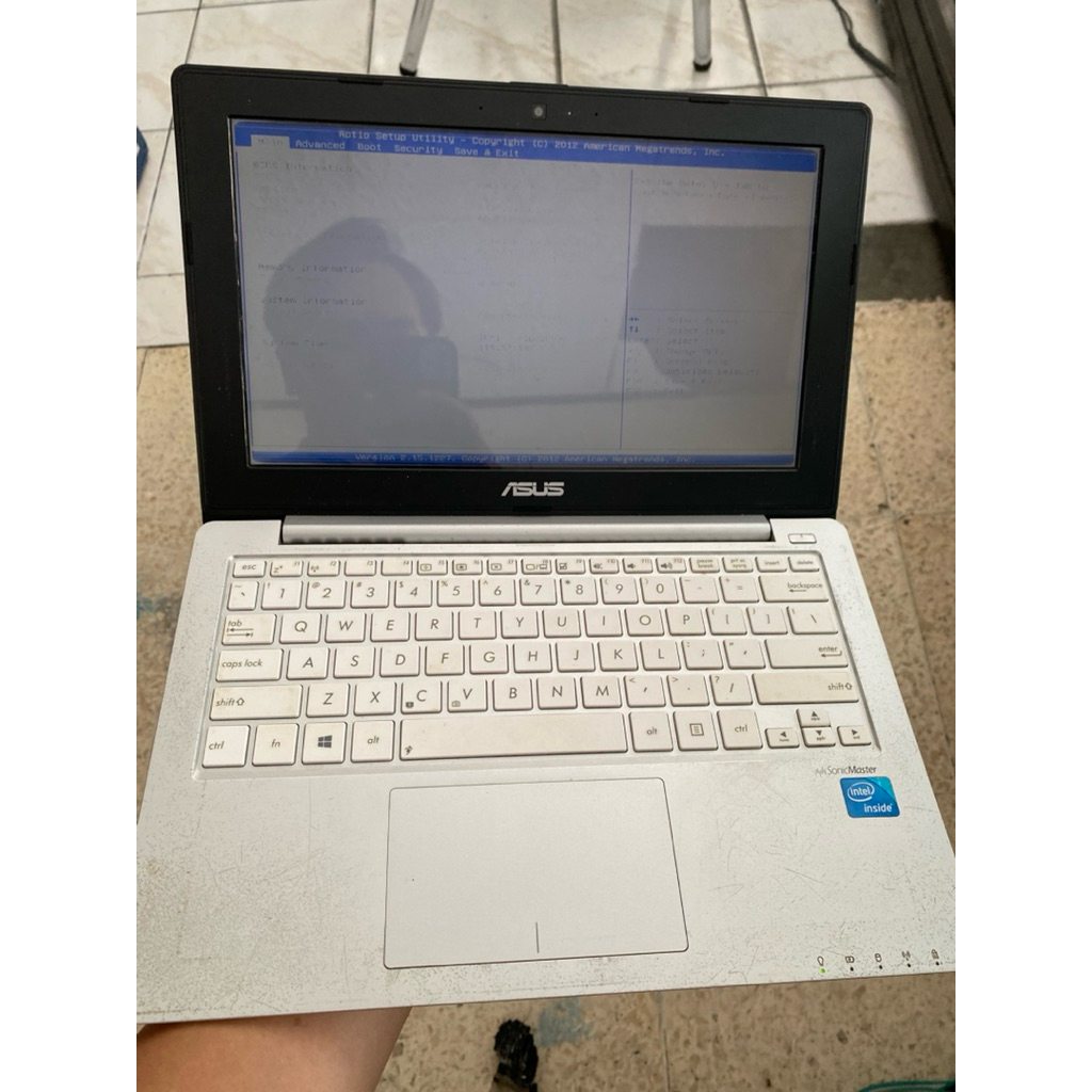 Asus X201E Intel celeron Ram 4Gb minus