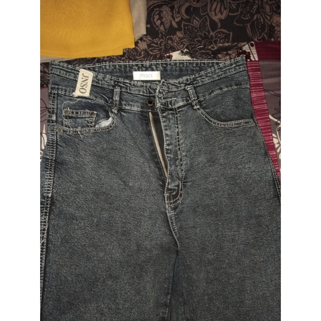 PL celana Jiniso Cutbray Size 33