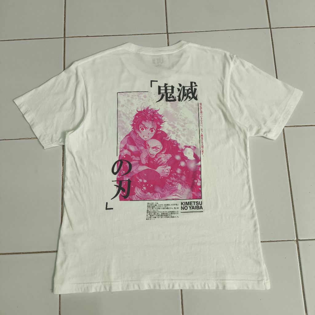 Kaos Uniqlo x Kimetsu No Yaiba preloved