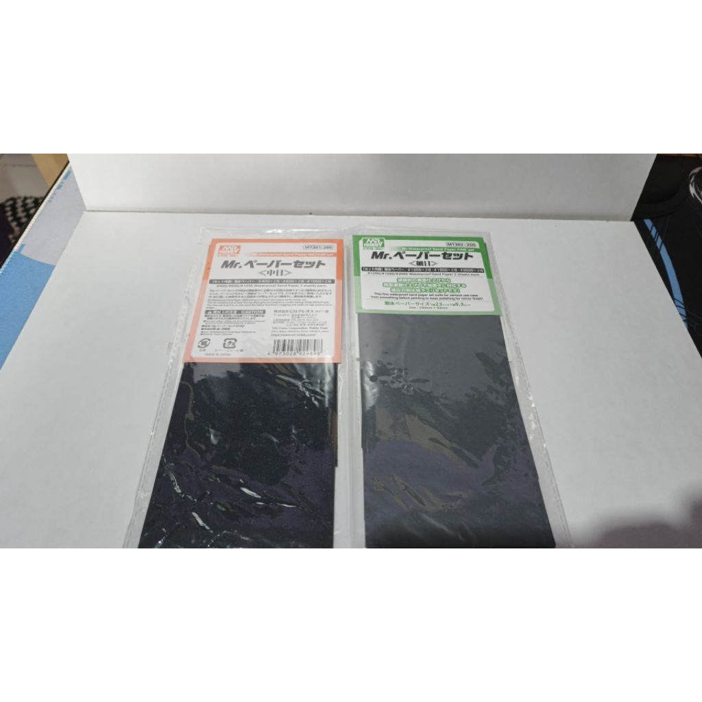 Mr. Hobby Waterproof Sand Paper Medium + Fine Set