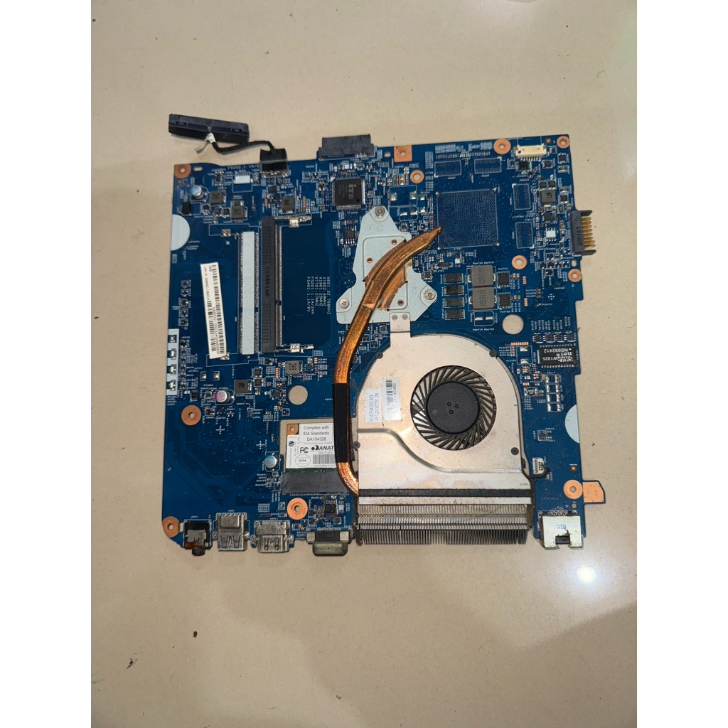 mainbord Acer E1-422 Amd A6-5200 kondisi normal