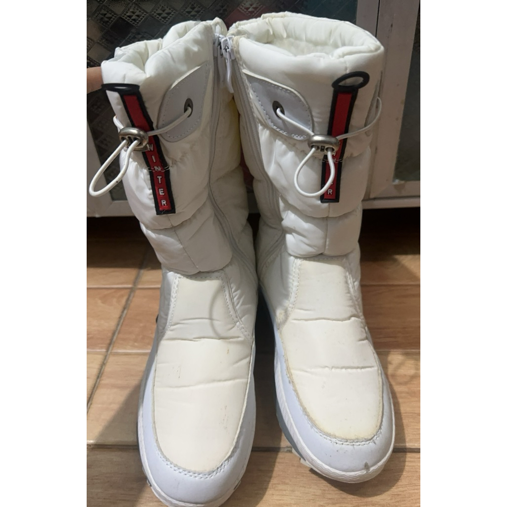 SEPATU BOOTS WANITA WINTER PRELOVED WHITE