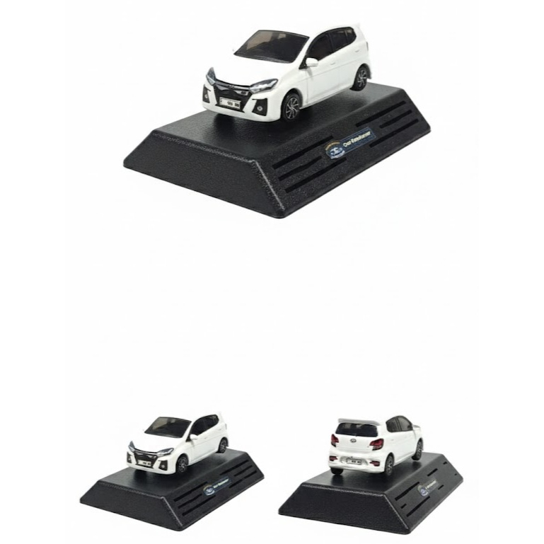 {Skala 1 : 45} Pajangan Interior Mobil Miniatur Ayla 2022