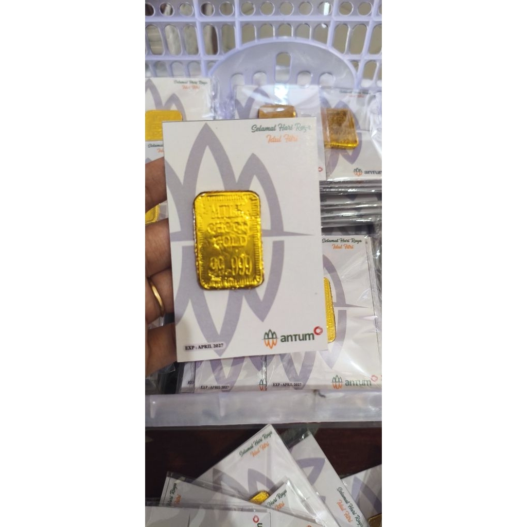 Coklat Antam. Coklat Viral Antum. Coklat emas batang Antum. Milk Chocolate Gold Antum.