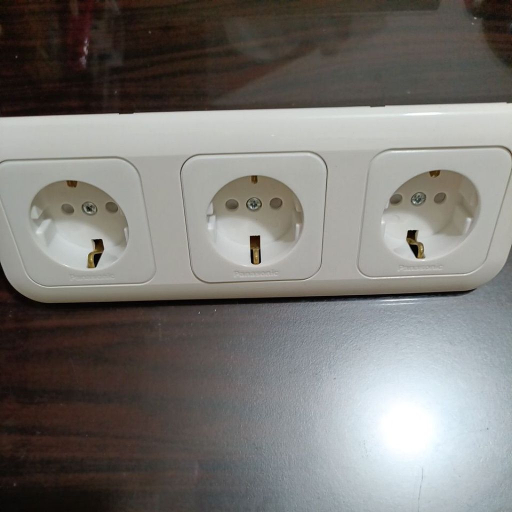 STOP KONTAK PANASONIC TRIPLE 3 GANG