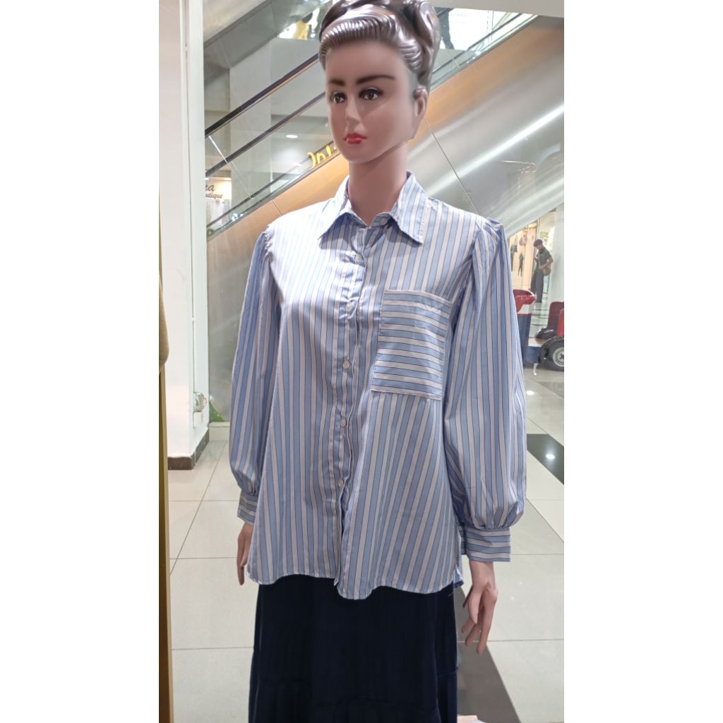 Kemeja Garis Biru Muda