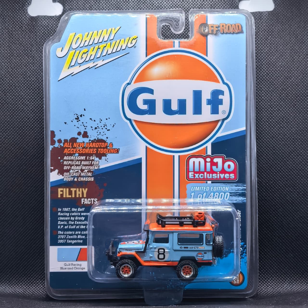 Johnny Lightning TLC Toyota Land Cruiser Gulf Tank Set