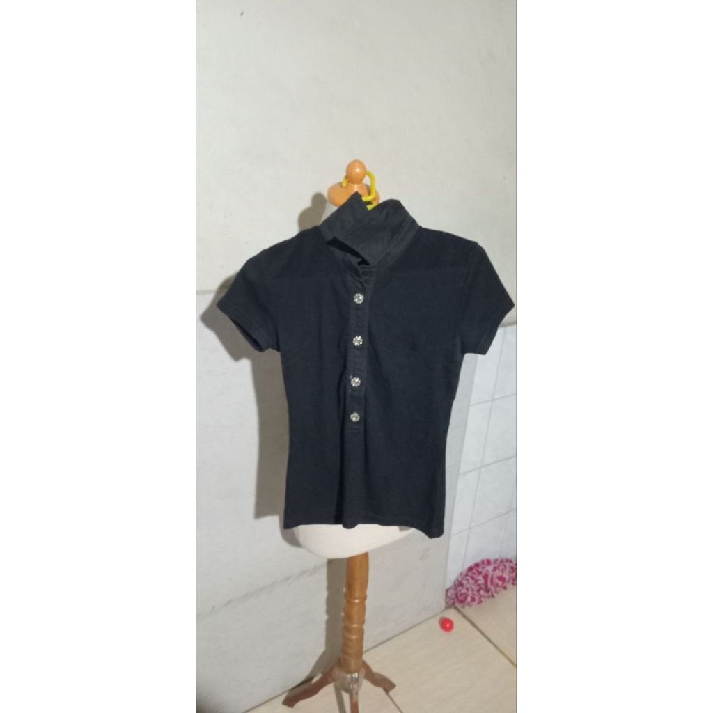 Kemeja Hitam Polo Kecil Atasan Wanita Bekas Preloved