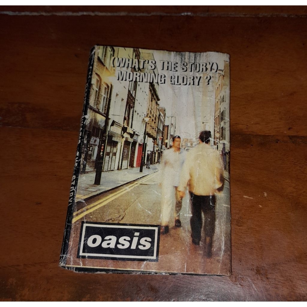 Cover kaset Oasis What's the story morning glory
