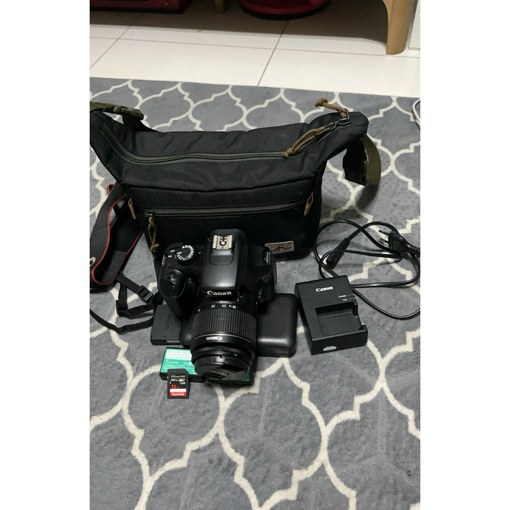 Kamera Camera DSLR Canon EOS 1100D lensa kit 18-5mm+Tas Eiger X-Portege 1A+2 battery Palo LPE10 2200