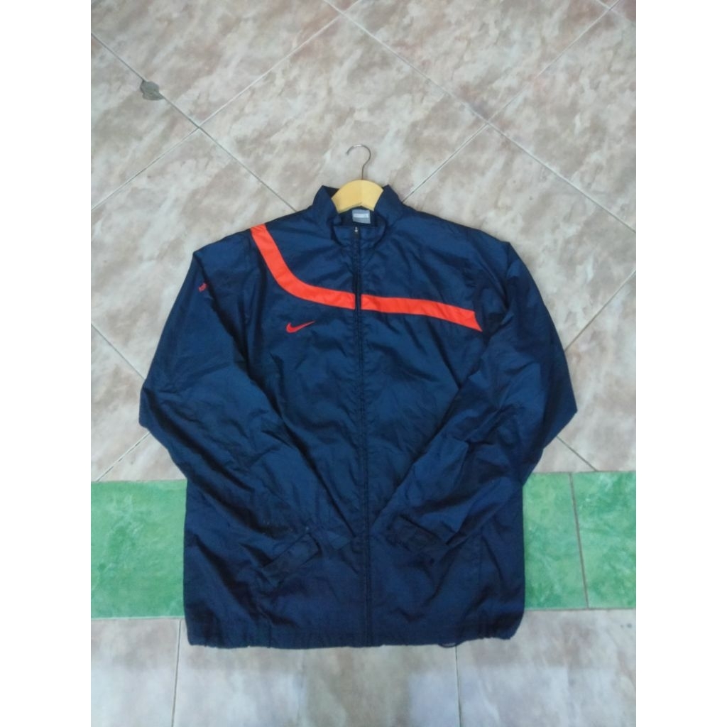 windbreaker nike second brand