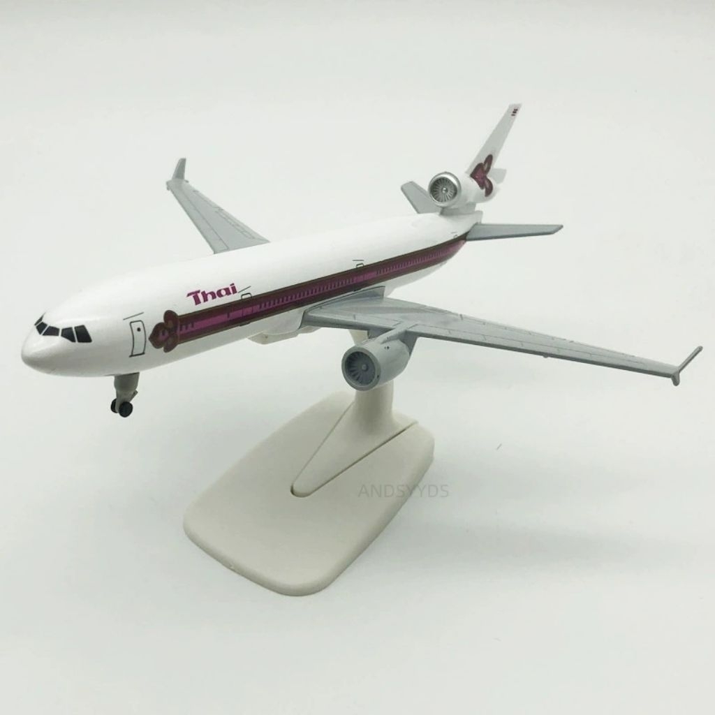 THAI MD-11 MINIATUR PESAWAT DIECAST BESI METAL PAJANGAN