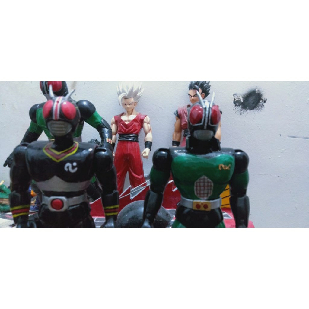 Action figure vintage Kamen Rider Rx bootleg costume ripaint