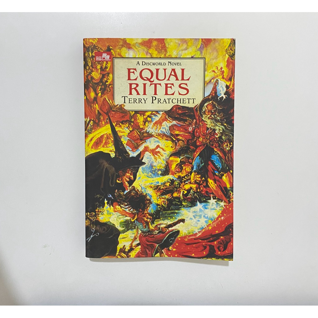 Preloved Novel Terjemahan Equal Rites - Terry Pratchett
