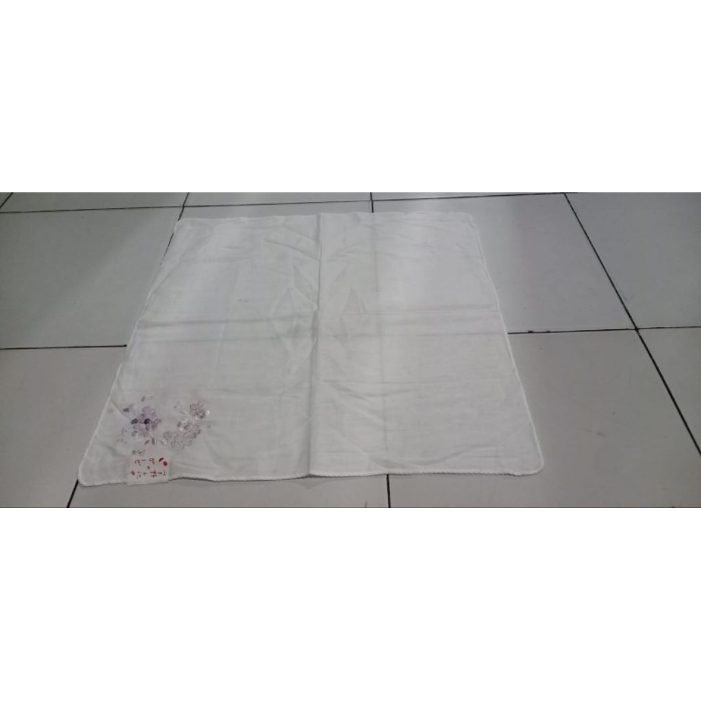 sapu tangan pria wanita