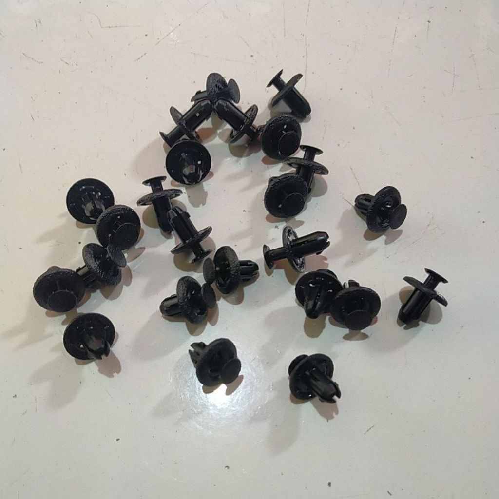 Kancing klip bumper mobil toyota Agya Ayla original