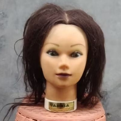 Boneka pajangan gadis cantik