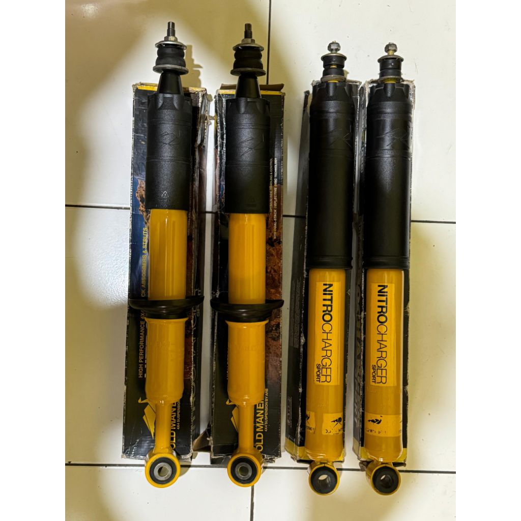 Shockbreaker Fortuner Old Man Emu OME Nitrocharger Sport