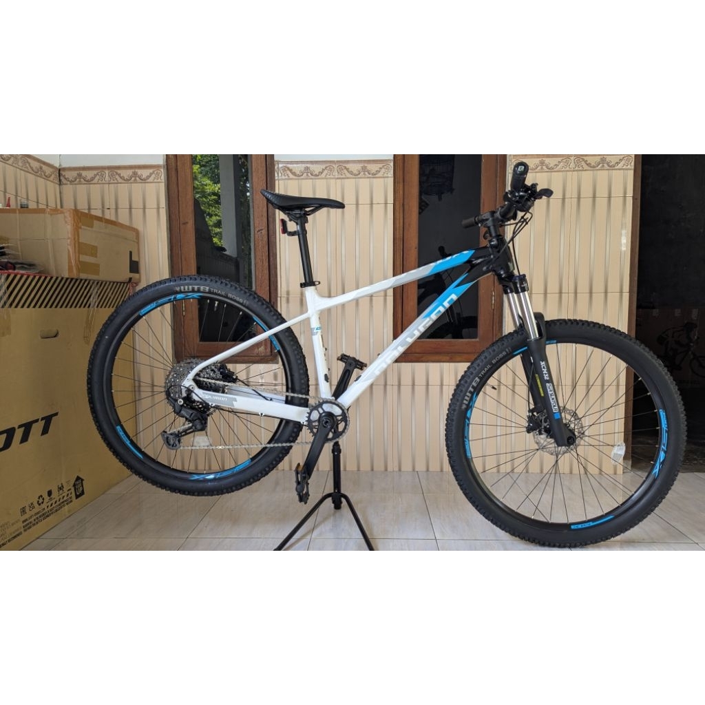 POLYGON XTRADA 5 2025 LIKENEW 98% M 27.5