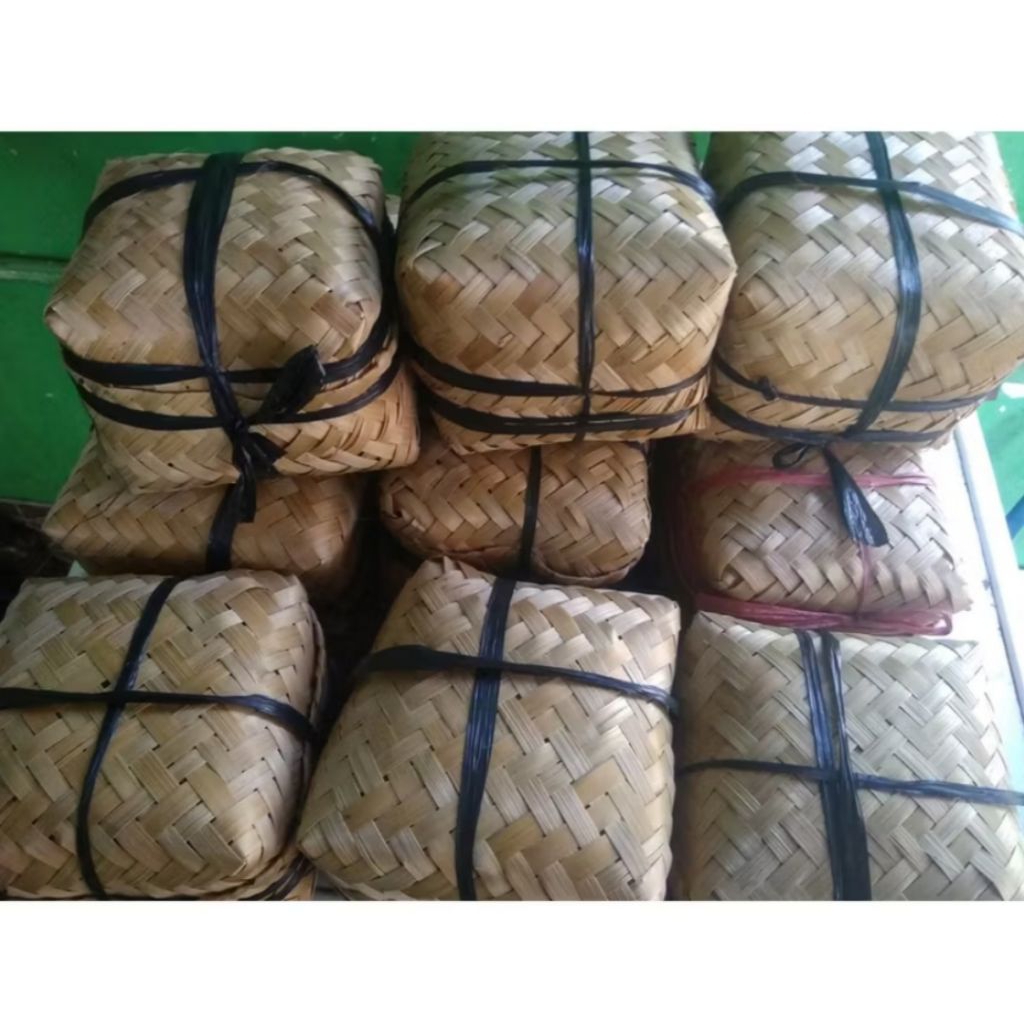 KUPAT BESEK +-2KG LONTONG BESEK LEBARAN UNTUK 10 PORSI