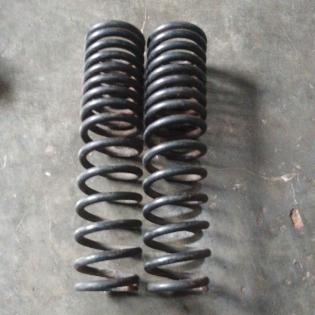 Spiral/per shock belakang Revo absolut bekas copotan