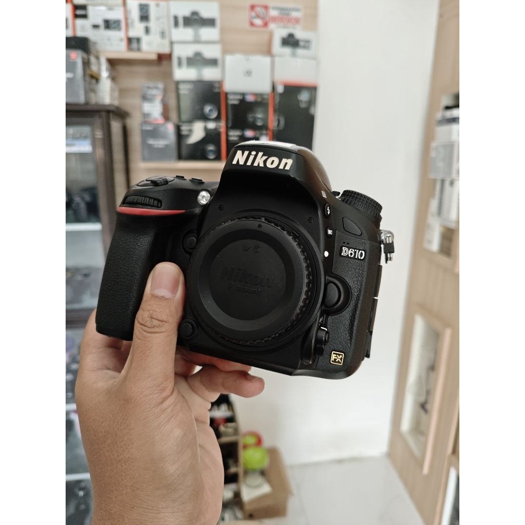 NIKON D610 DSLR FULLFRAME NIKON KAMERA  CAMERA SECOND NORMAL MULUS SIAP PAKAI