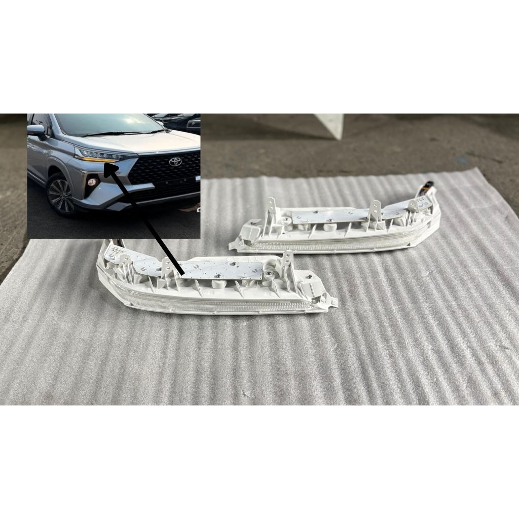 lampu senja dan sein depan mobil Avanza Veloz 2024 original