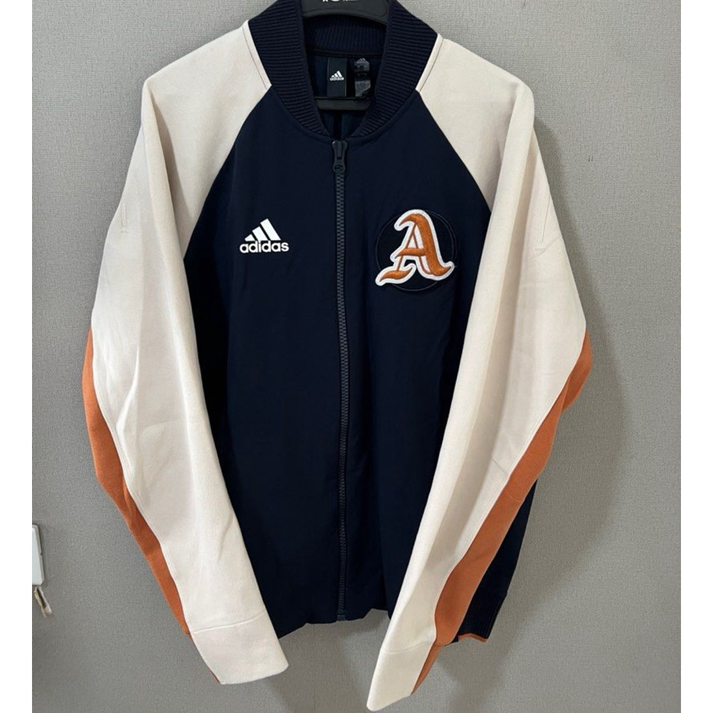 Adidas VRCT jacket pesanan carousell