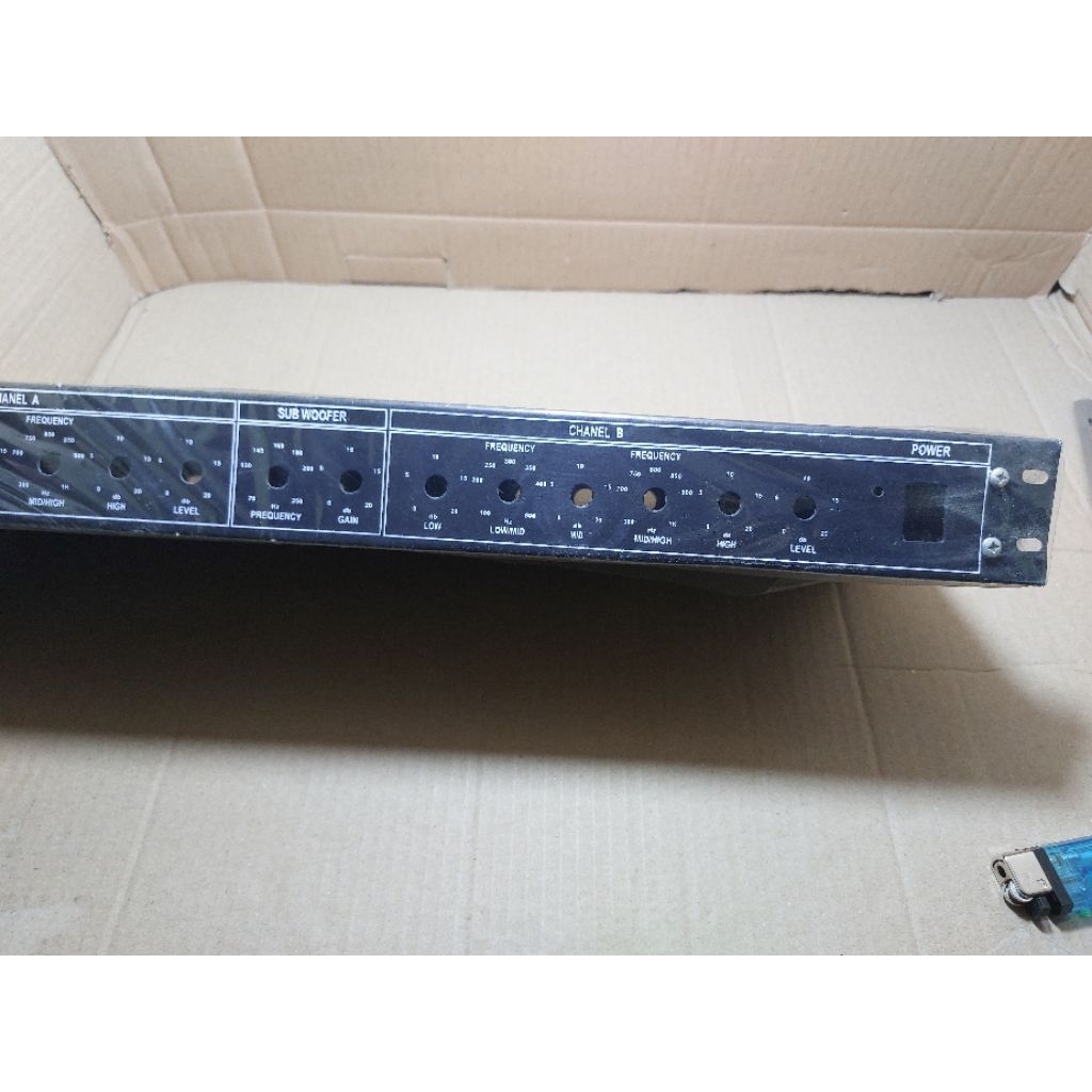 Yuyustore59 Box Crossover 4 Way Plus Subwoofer Tutup Hitam Dan Putih
