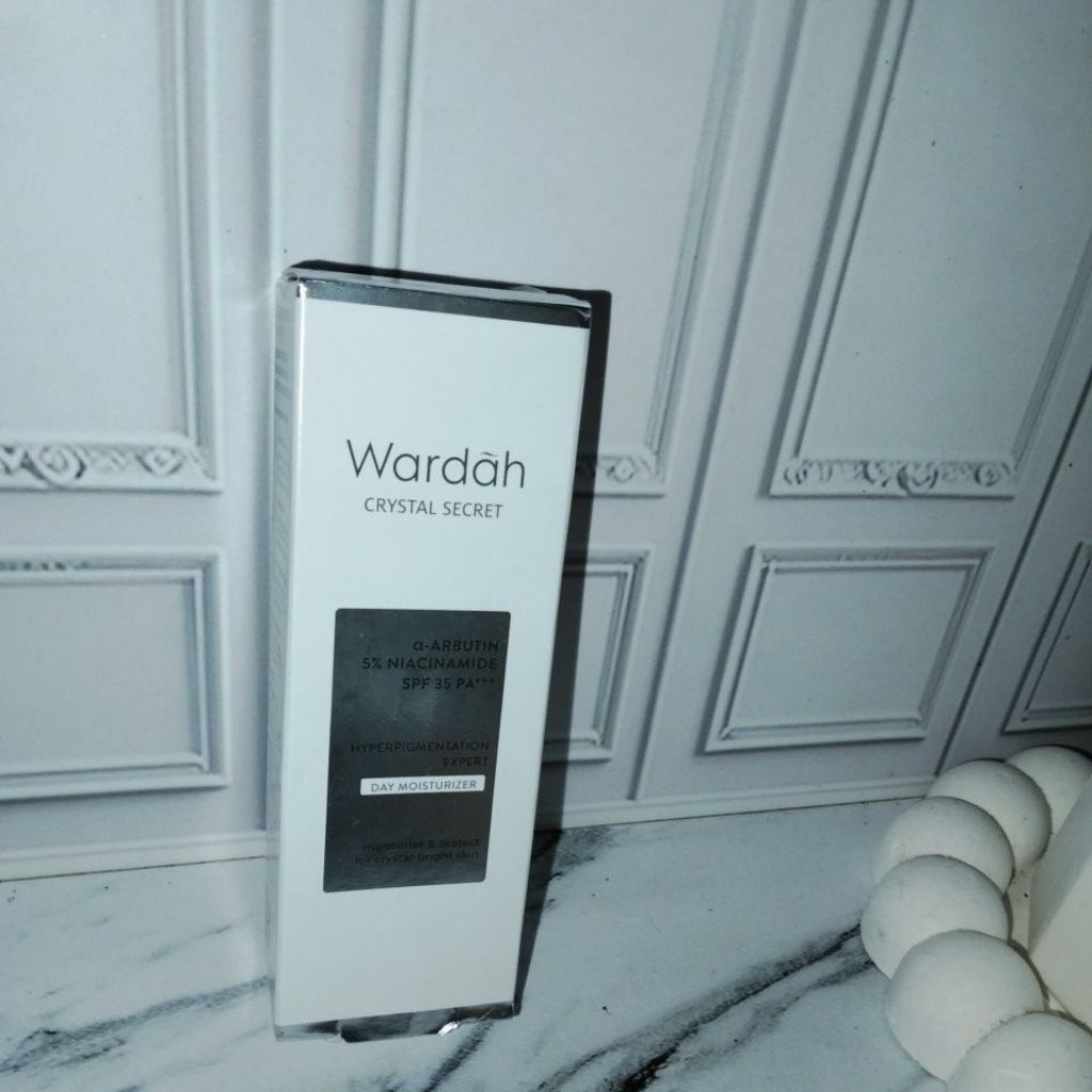 Wardah Crystal Secret Day Cream.