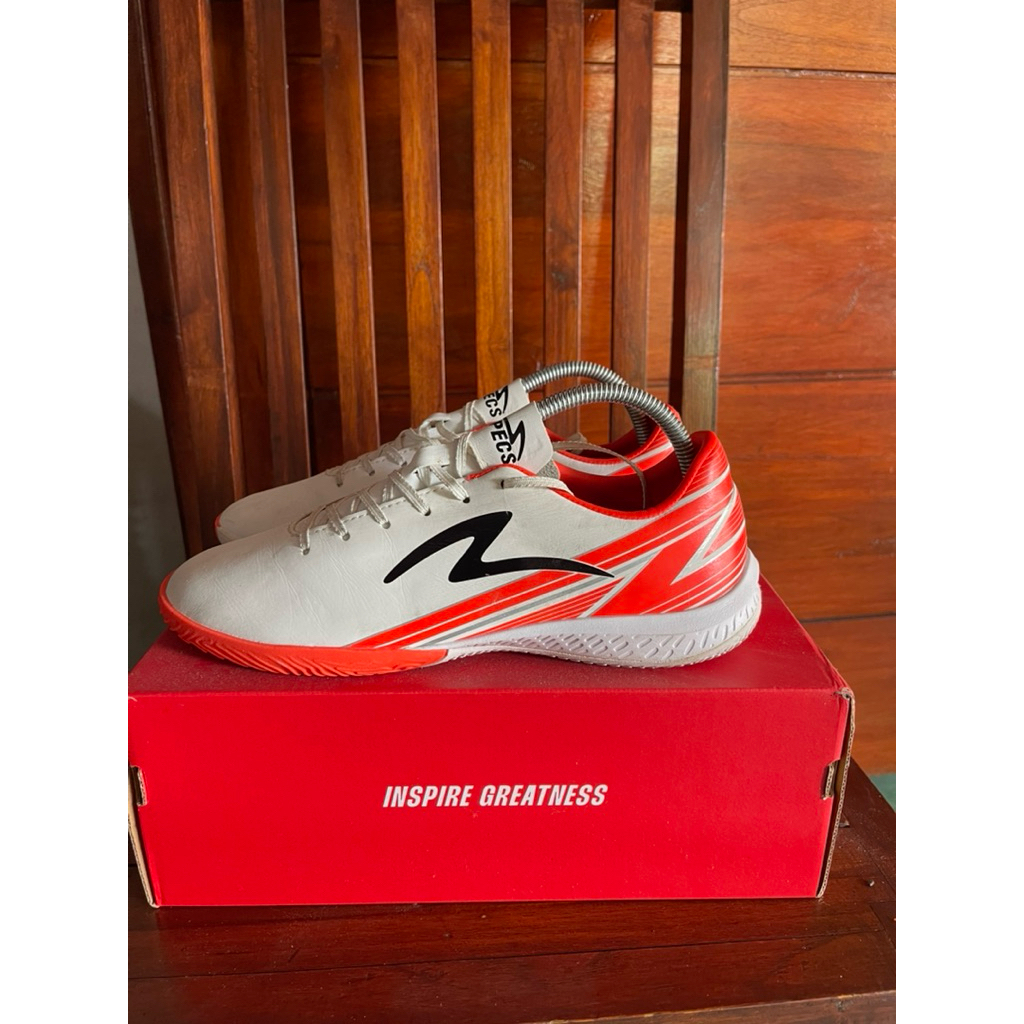 Sepatu futsal Specs LS