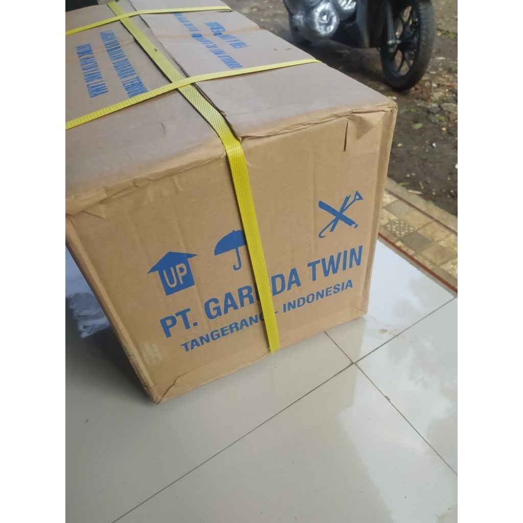 gummed tape 1 karton merk garuda twin isi 30 roll ukuran 16×550