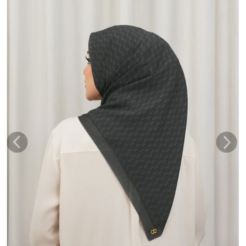 buttonscarves monogram leena jetblack