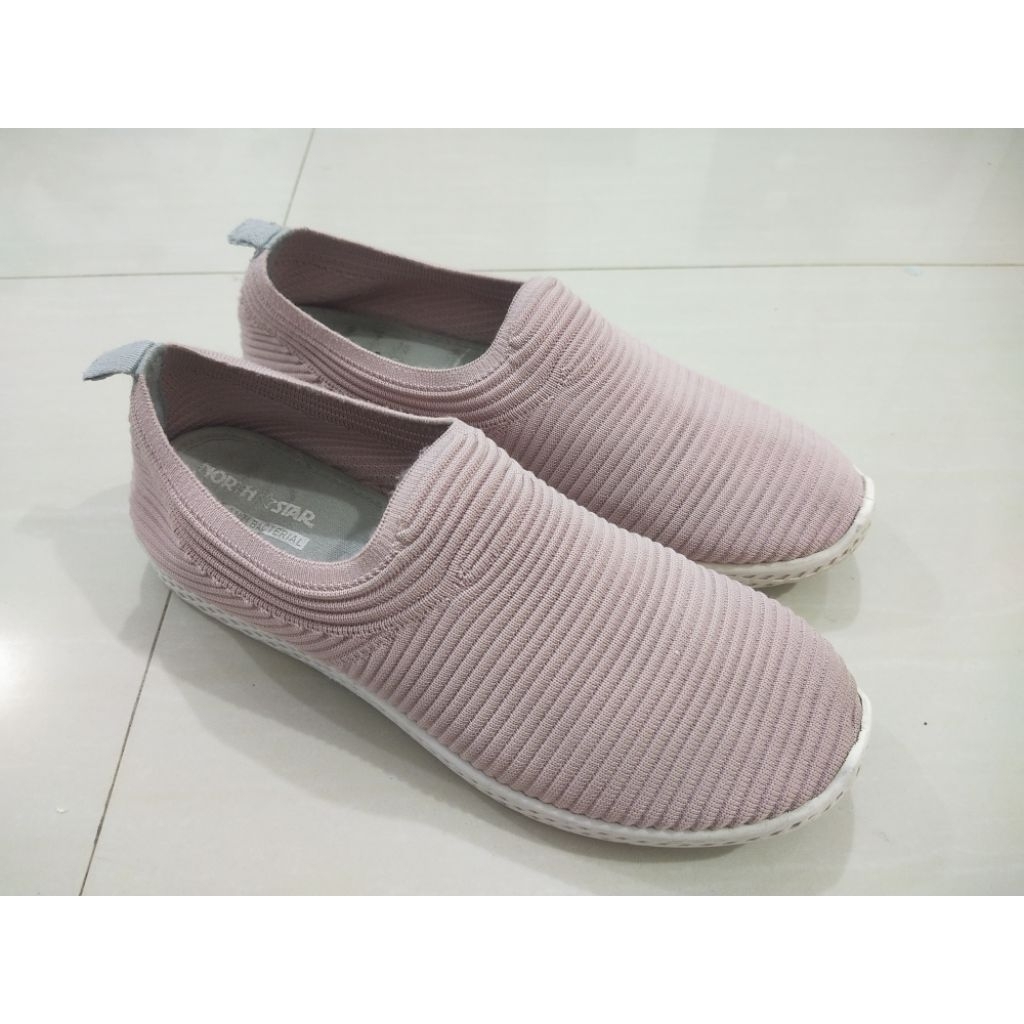 PL Sepatu Slip on Sneakers wanita North Star Size 39