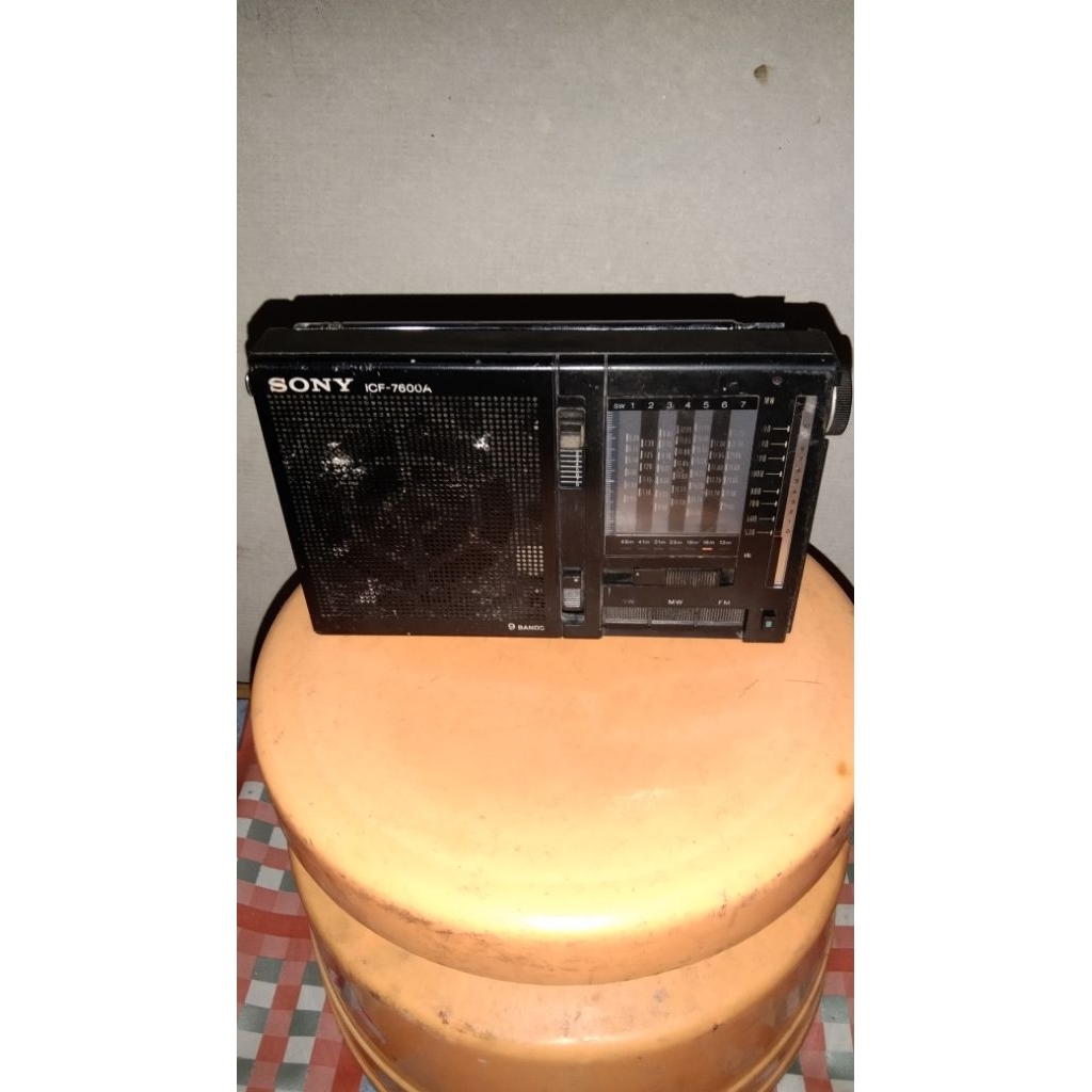 radio jadul lawas vintage Sony icf-7600A kondisi mati