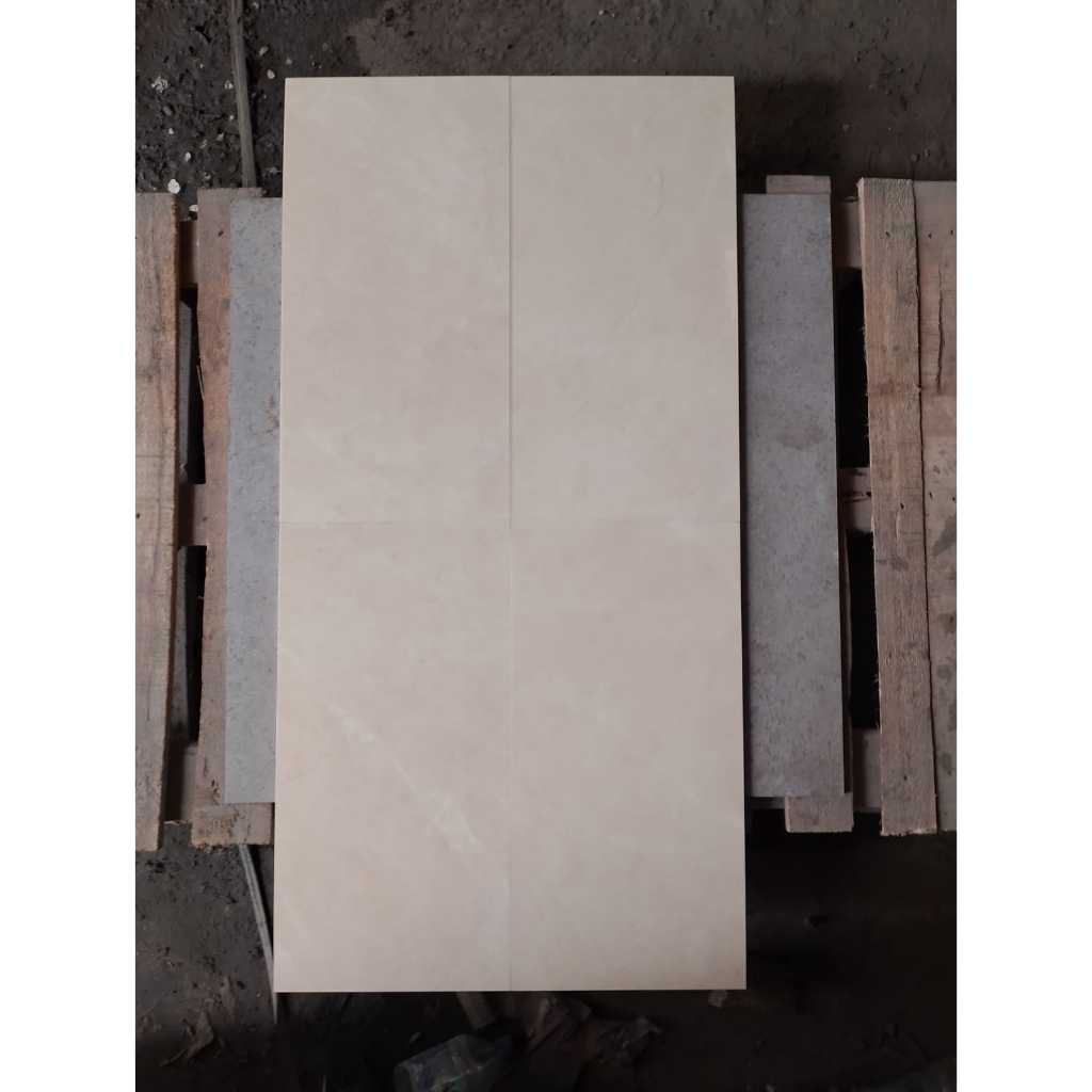 KERAMIK DINDING PLATINUM 30X60 TERAMO CREAM KW C KERAMIK DINDING 30X60 KERAMIK 30X60 KILAP KERAMIK 3