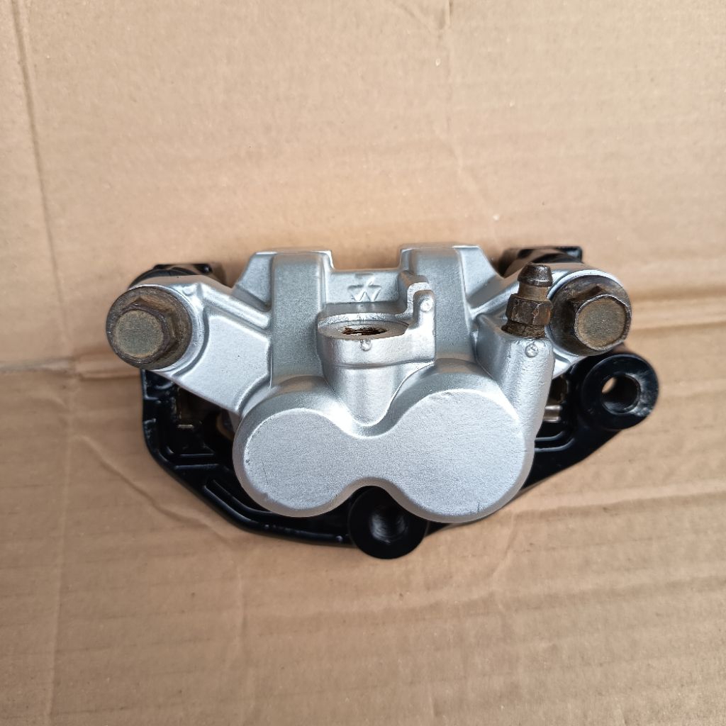 Kaliper Rem Cakram Depan Pala Babi Yamaha RX King New Silver Original