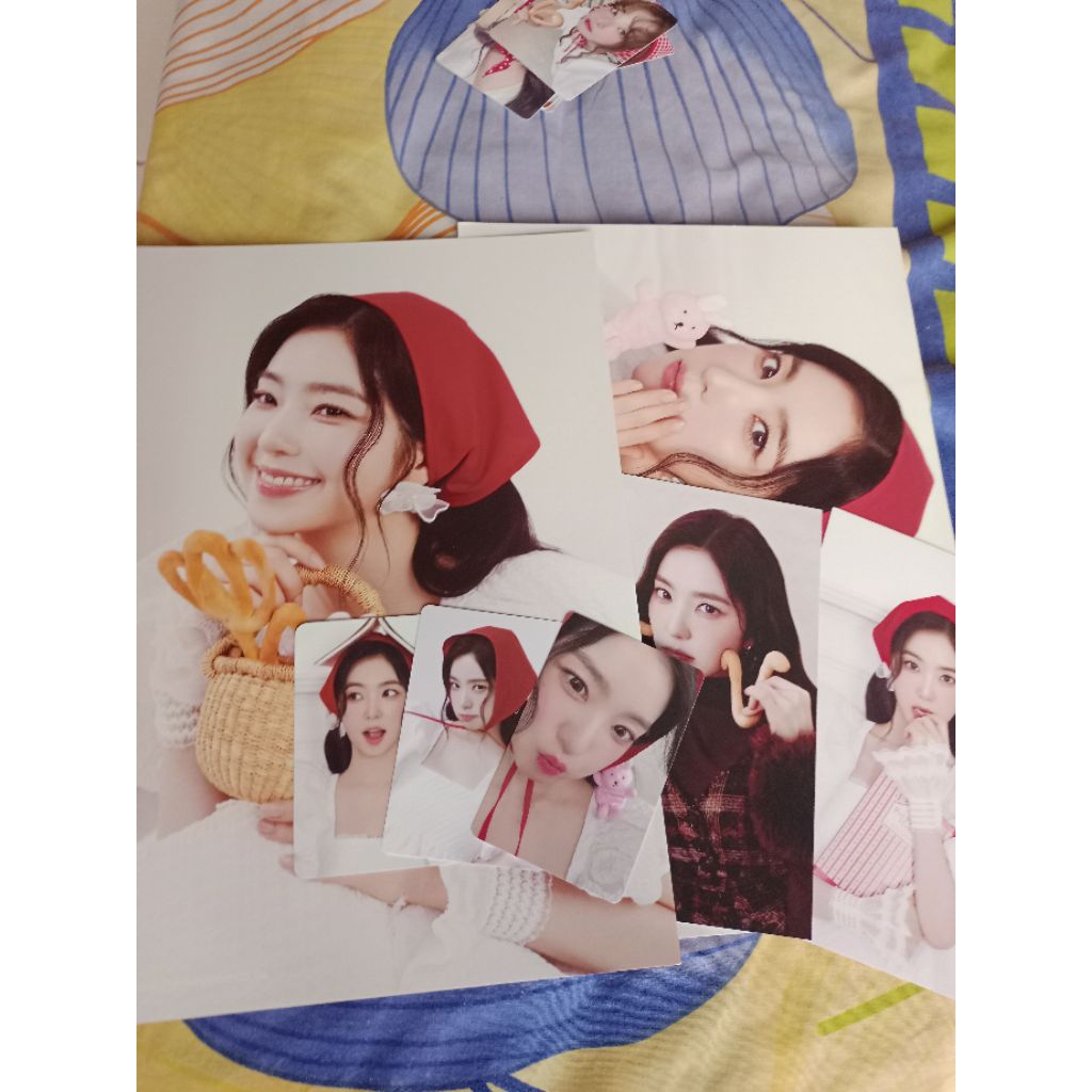 Season Greeting Red Velvet