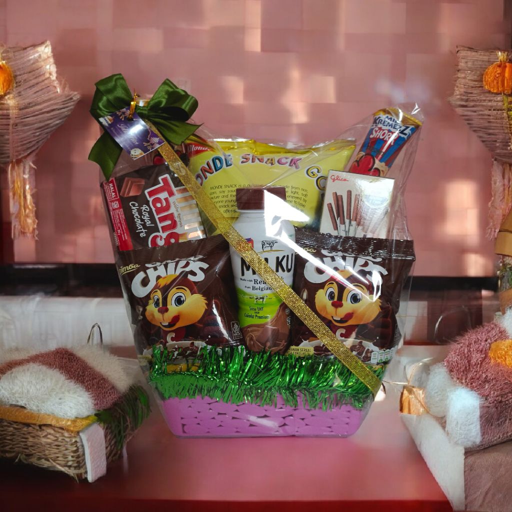 parcel mini lebaran isi makanan ringan dan minuman