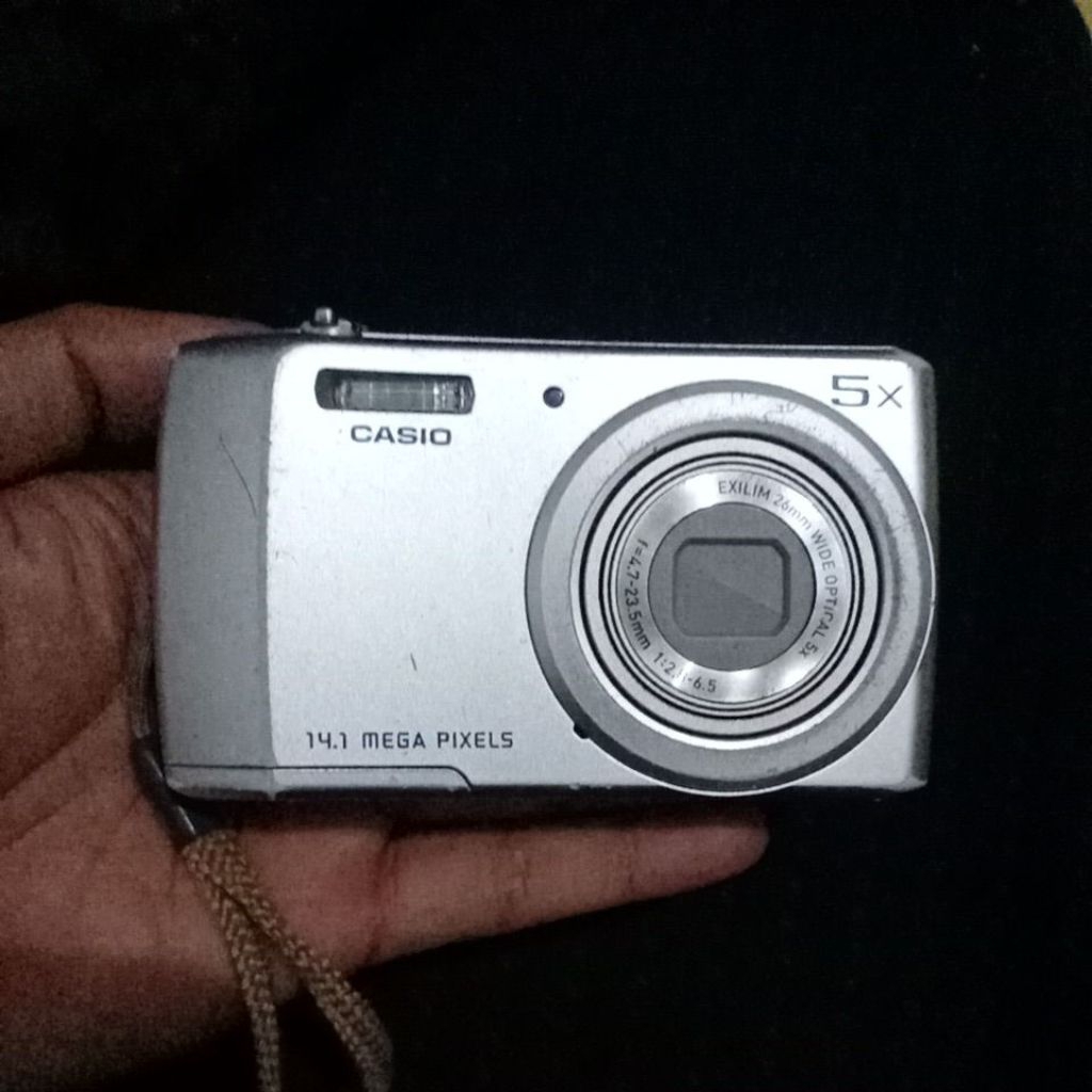 digicam Casio Exilim QV-R200