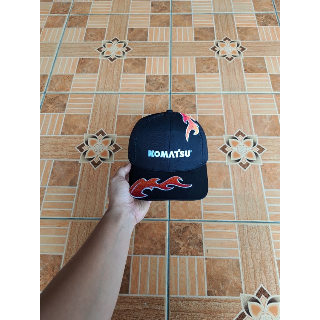TOPI KOMATSU FLAME