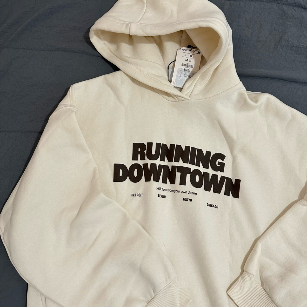 bershka hoodie // cream hoodie bershka // hoodie kekinian cewek cowok unisex// hoodie unisex bershka